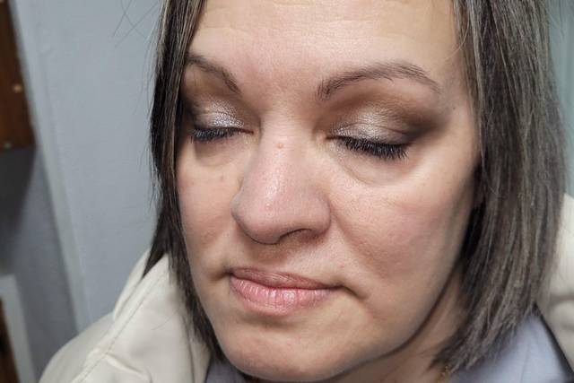 Maquillaje sencill con brillo