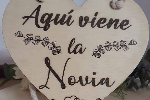 Cartel corazón en madera
