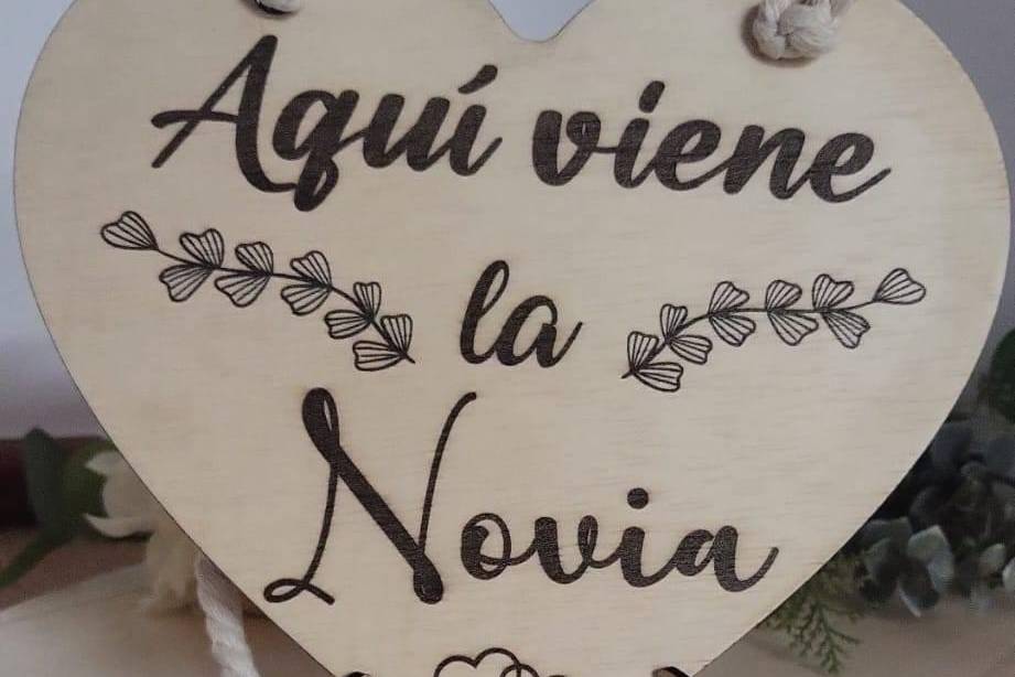 Cartel corazón en madera