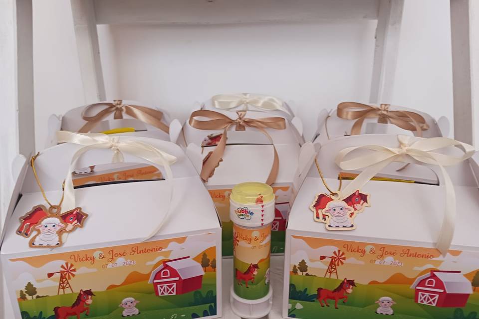 Caja y pompero personalizados