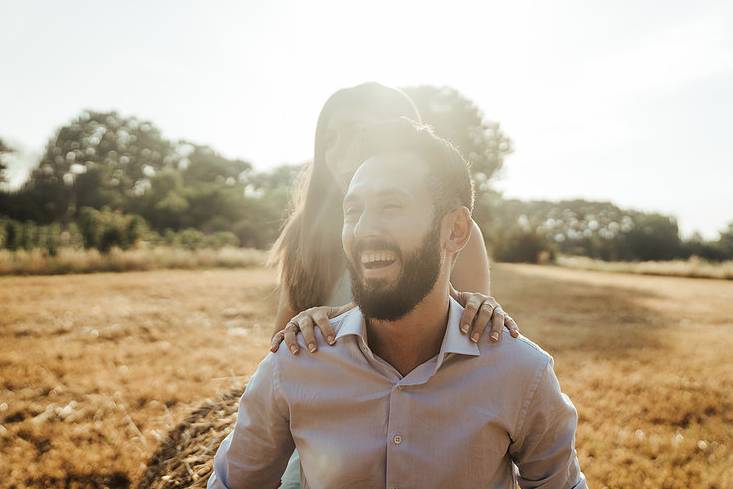 Pareja risa