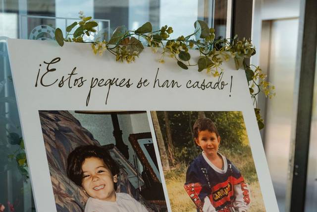 Papeleria Dia B - Cartel