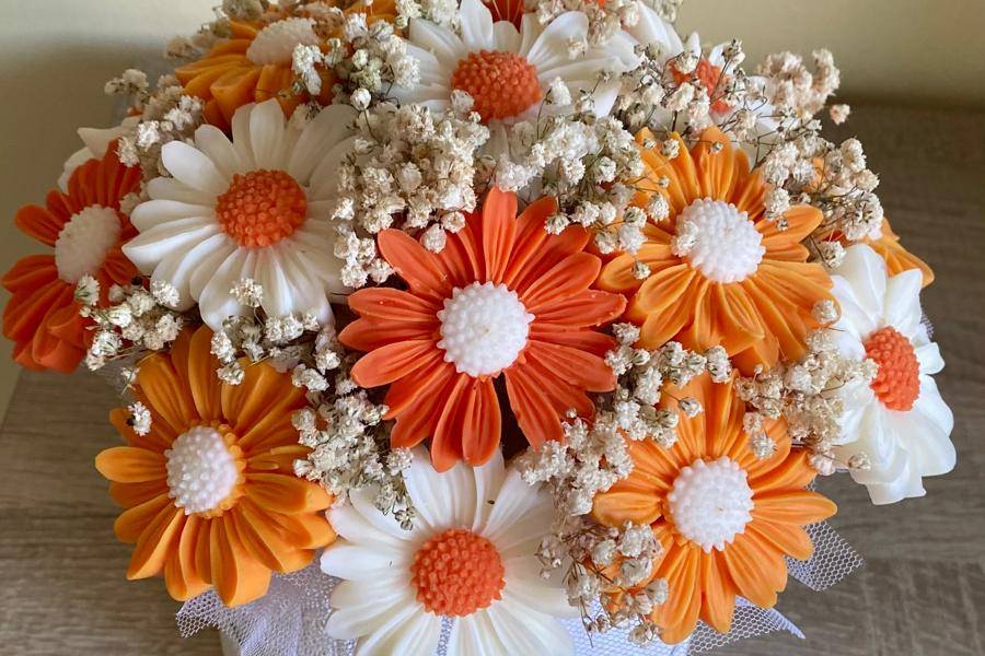 Jarrón de flores decorativo
