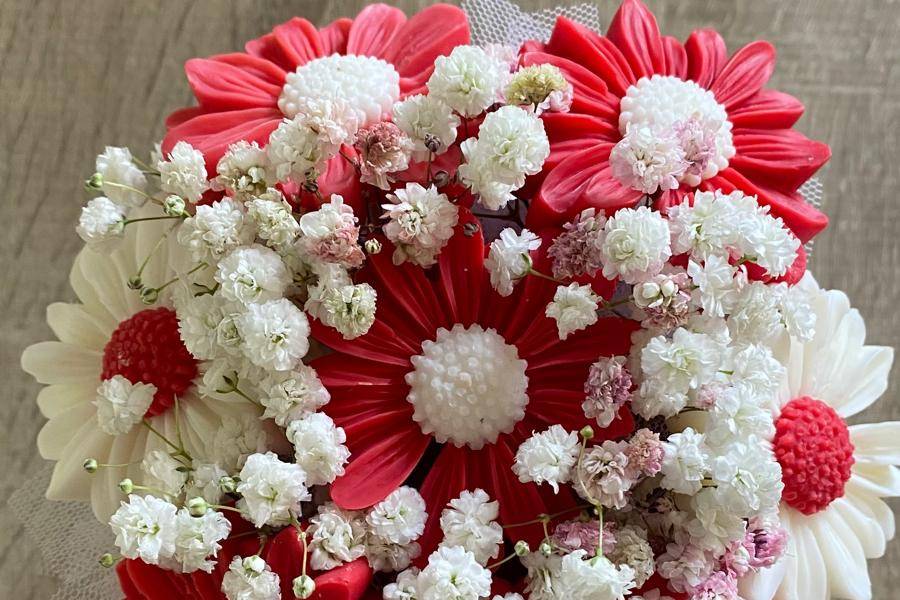 Jarrón de flores decorativo