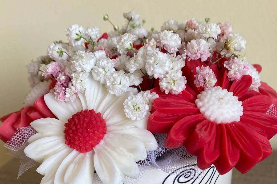 Jarrón de flores decorativo