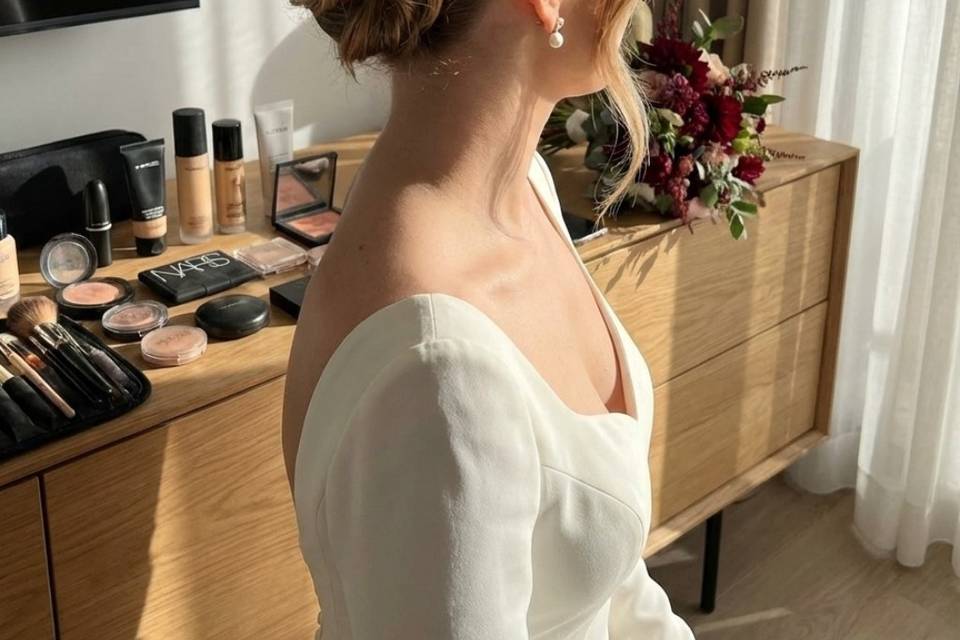 Maquillaje y Recogido