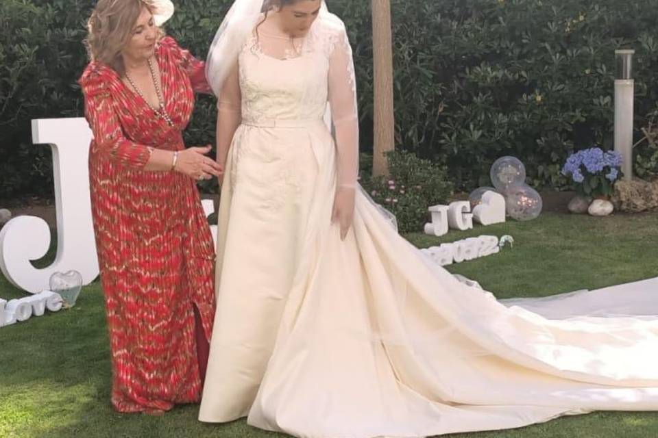 Vestido de madrina y novia