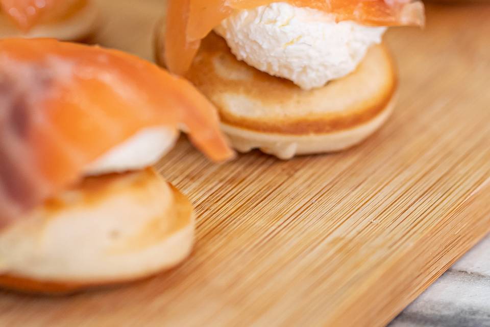 Poffertjes con Salmón y queso