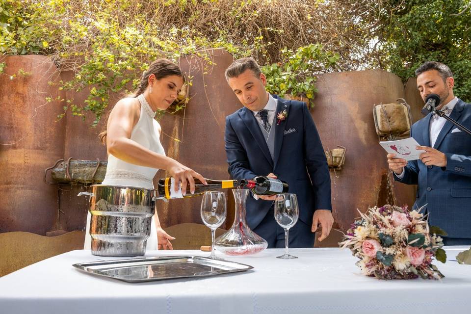 Precioso ritual del vino