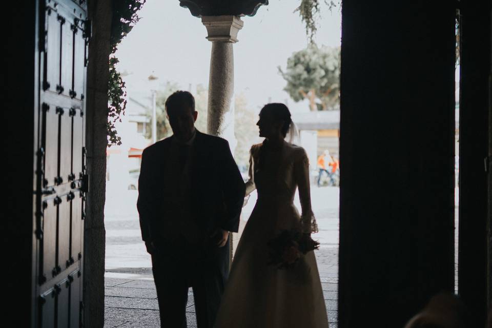 Entrada a la iglesia