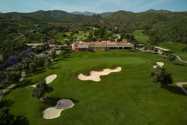 Casa club y alrededores