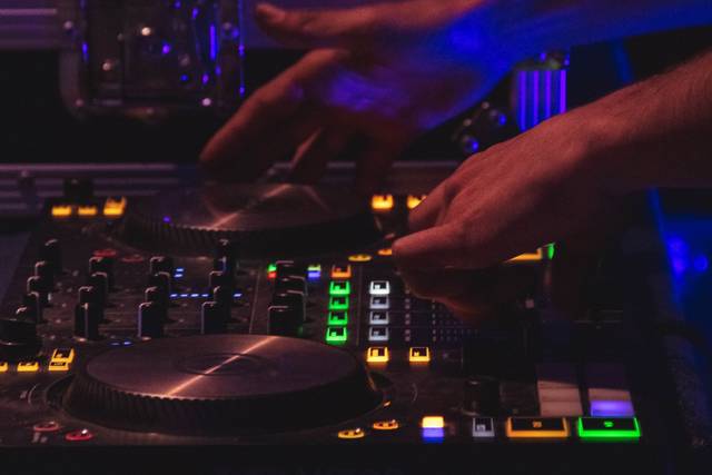 Djs variados y profesionales