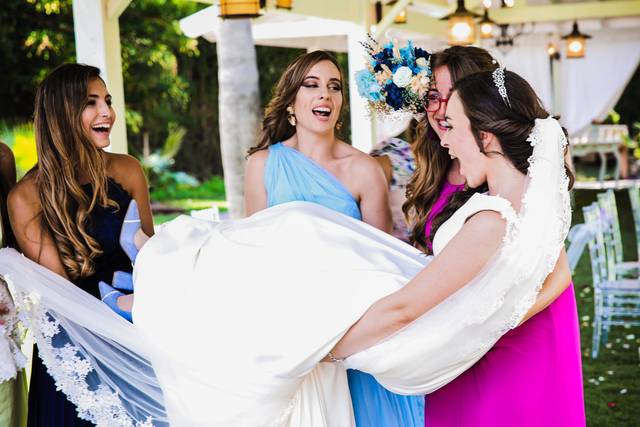 Novia y amigas