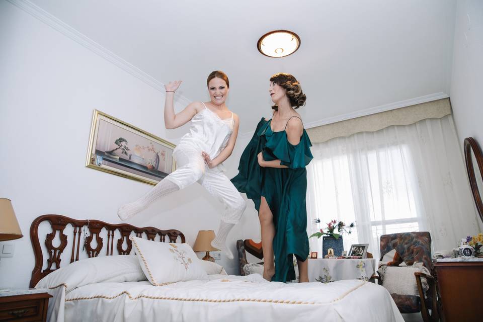 Salto novia cama