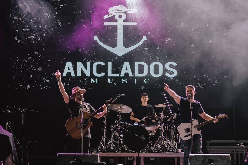 Anclados