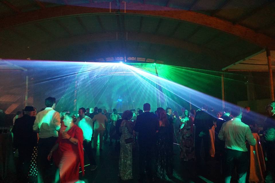 Montaje de boda con láser