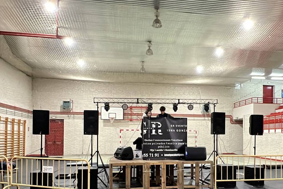 Montaje para fiesta de quintos