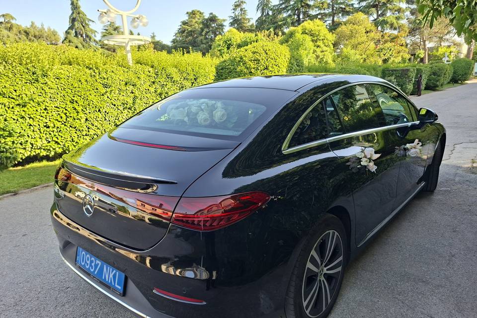 Mercedes eqe