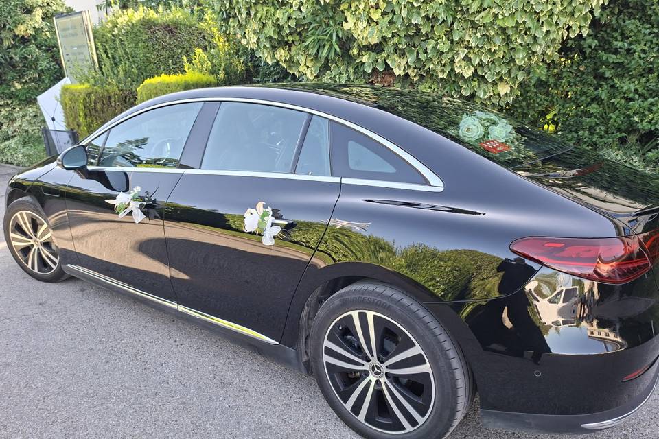 Mercedes eqe