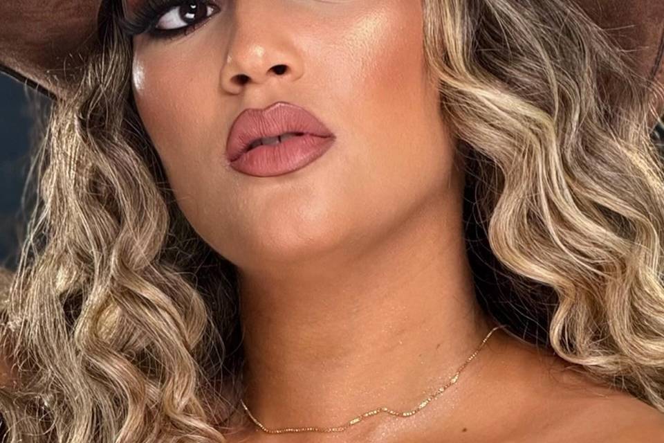 Katherine Mena