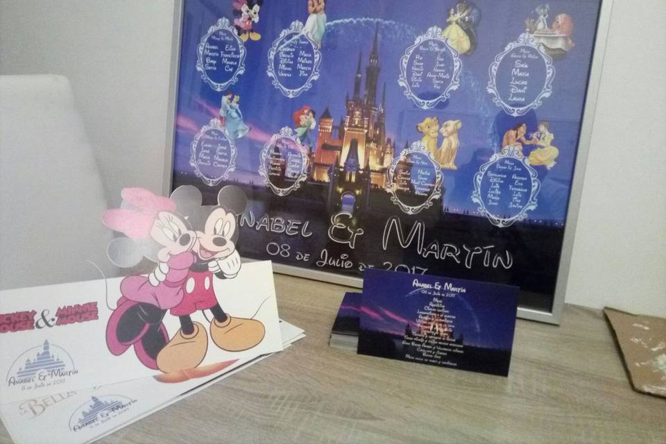 Mesas y invitaciones disney