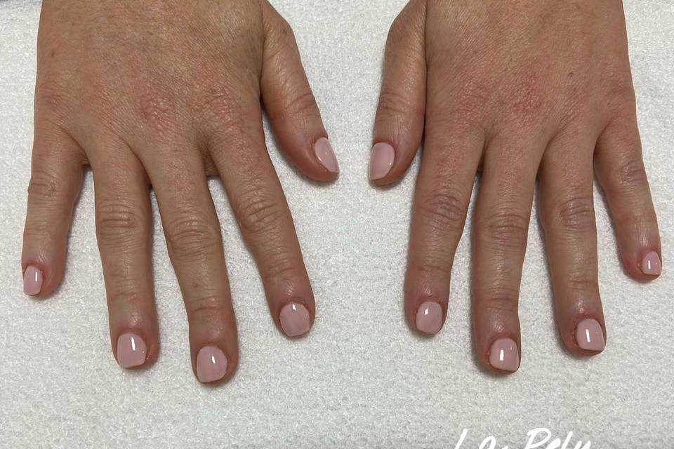 Manicura nude