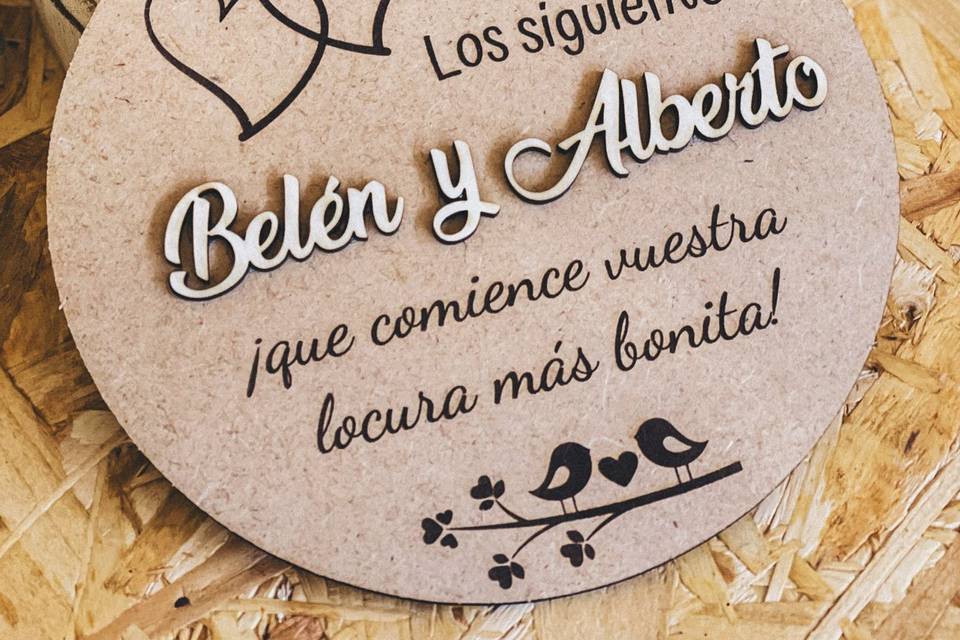 Nombre en madera