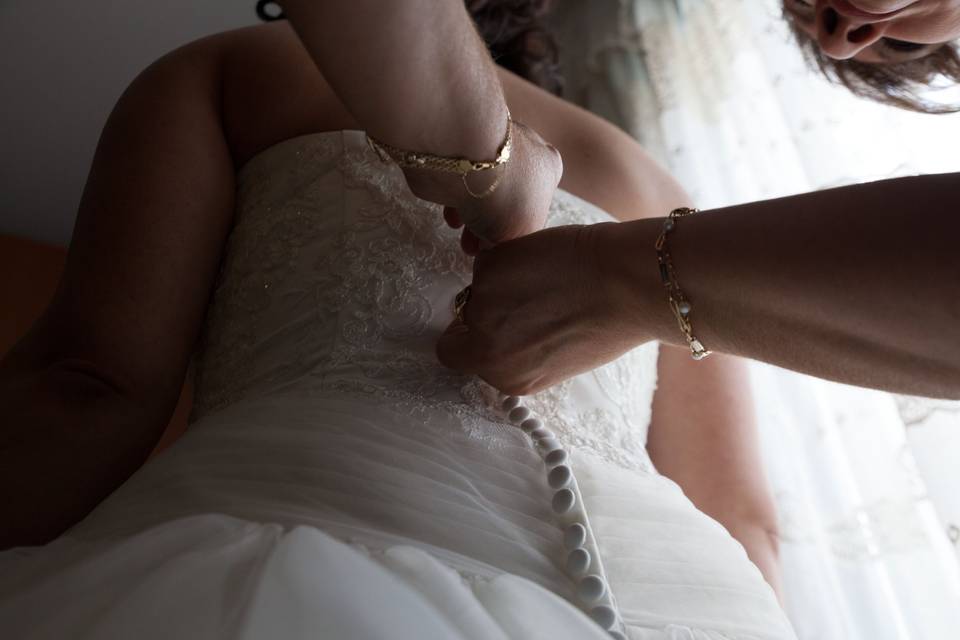 Detalle del vestido de la novia