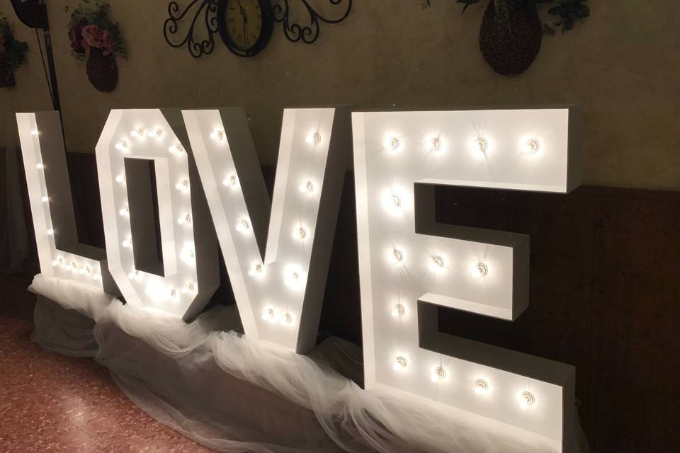 Wedding planner, letras con luces