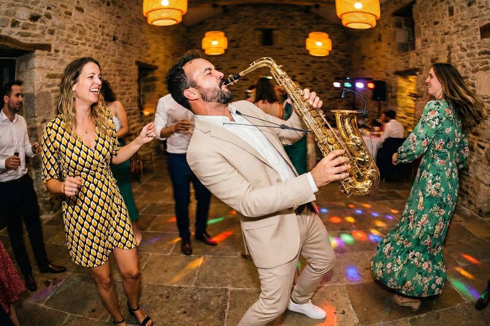 Saxofonista David Nuri fiesta