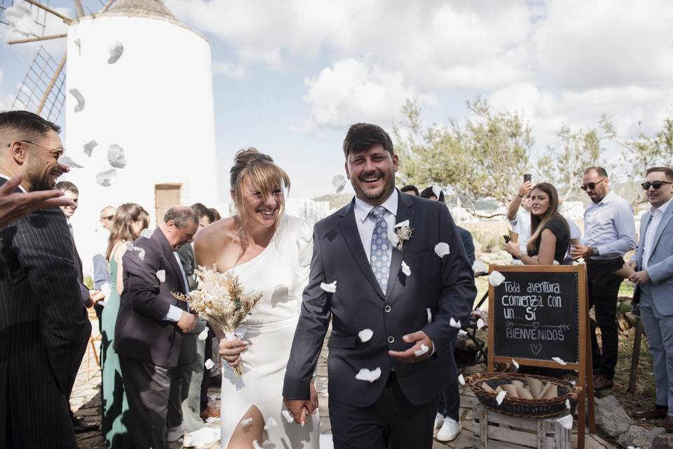 Salida de los novios