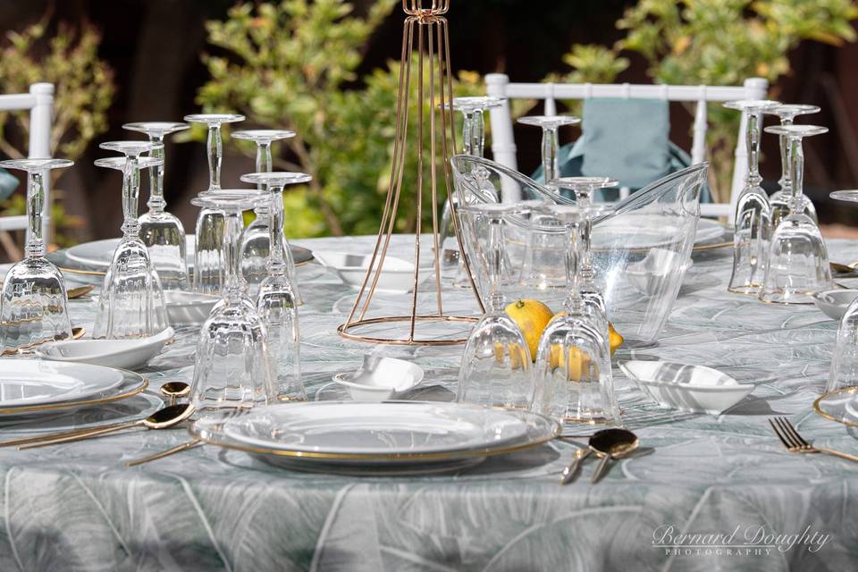 La decoración mesas y jardín