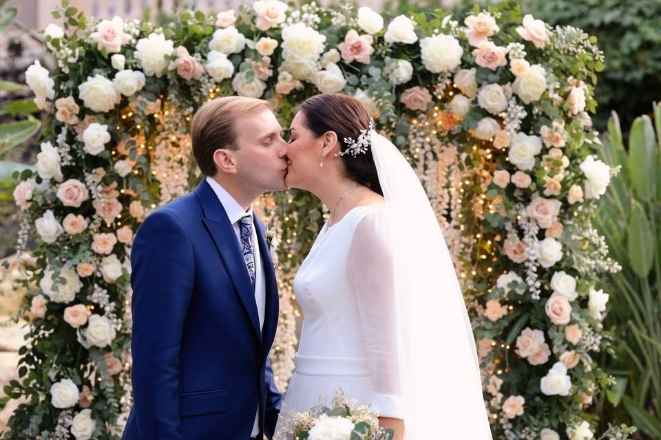 Beso novios