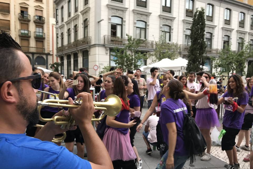 Charanga a pie de calle