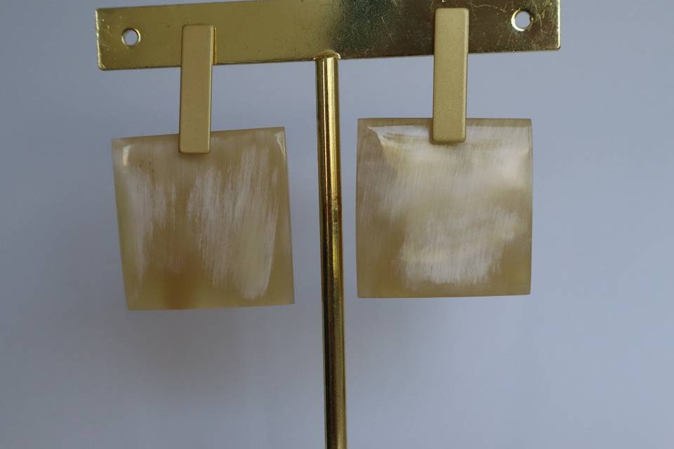 Pendientes de asta de toro