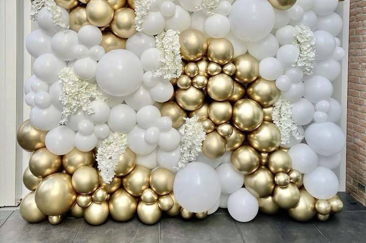 Pared de elegancia dorada