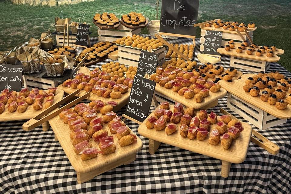 MESA DE CROQUETAS