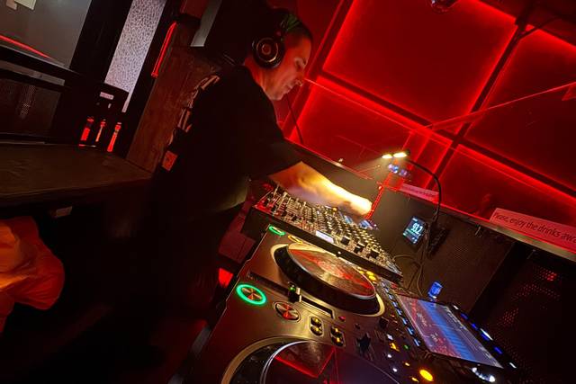 Kubak DJ