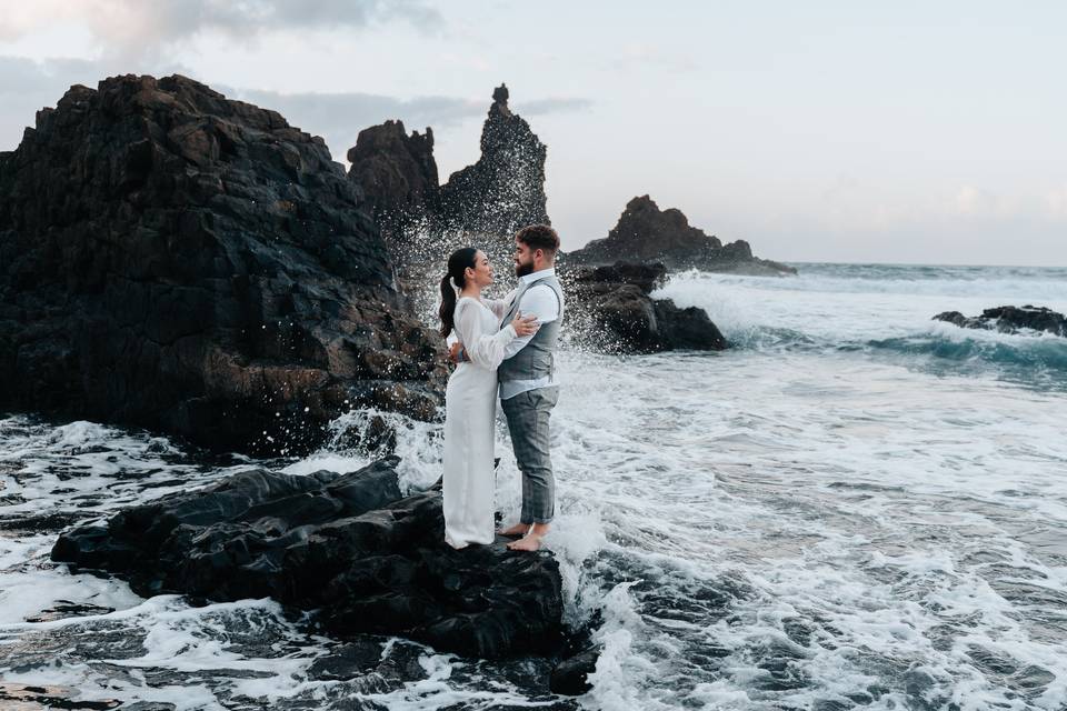 Postboda en la playa de Benijo