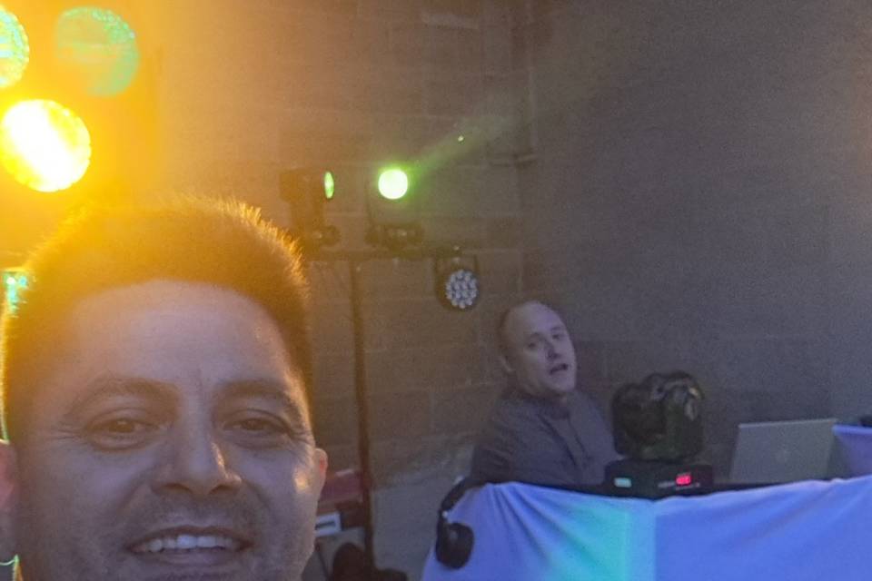 2 dj si es necesario