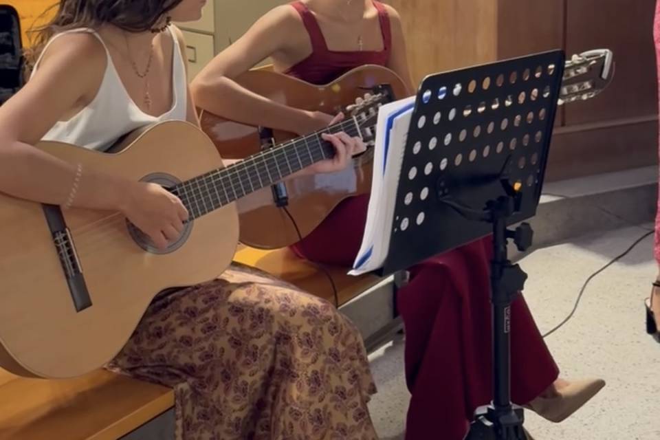 Guitarra y voces