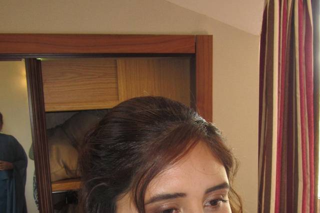 Maquillaje y peinado