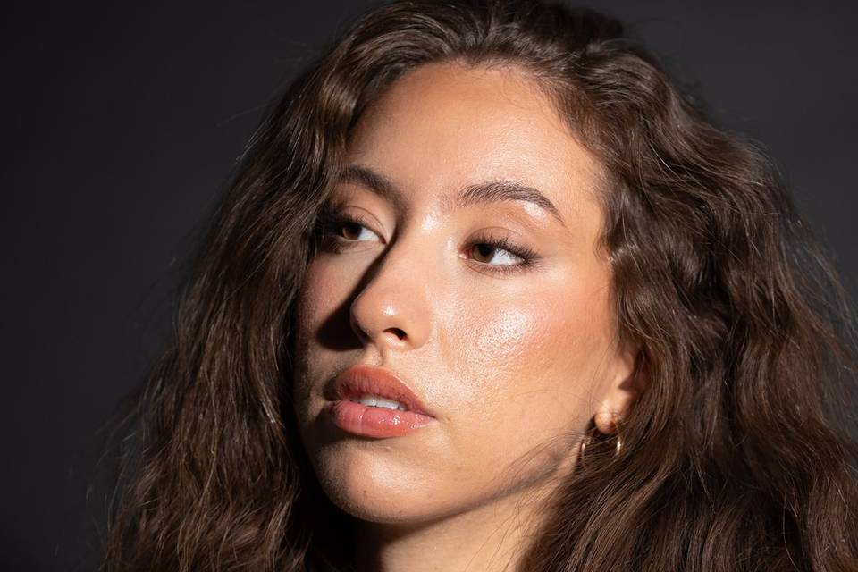 Maquillaje natural luminoso
