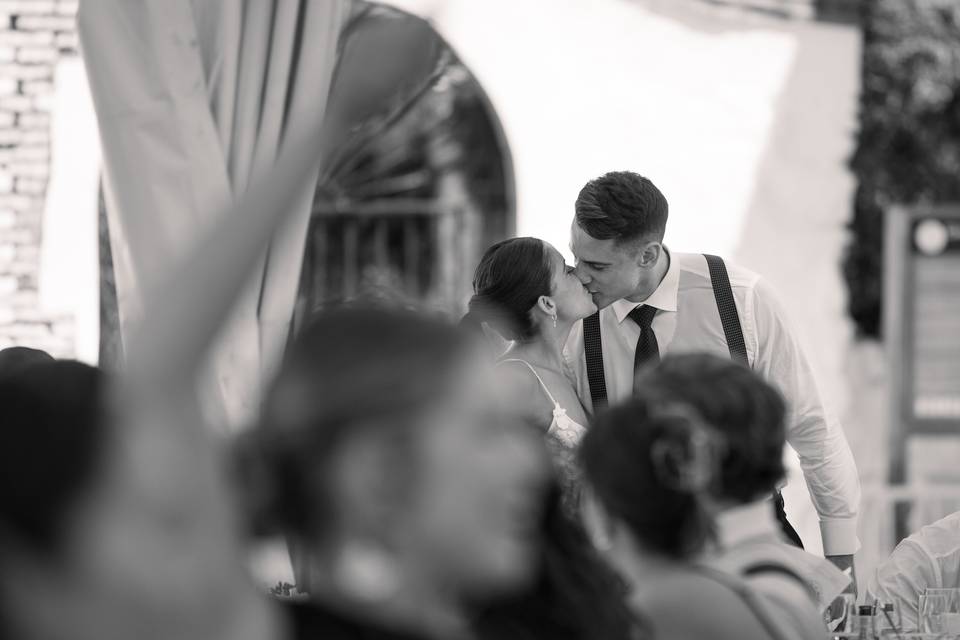 Beso en el banquete málaga