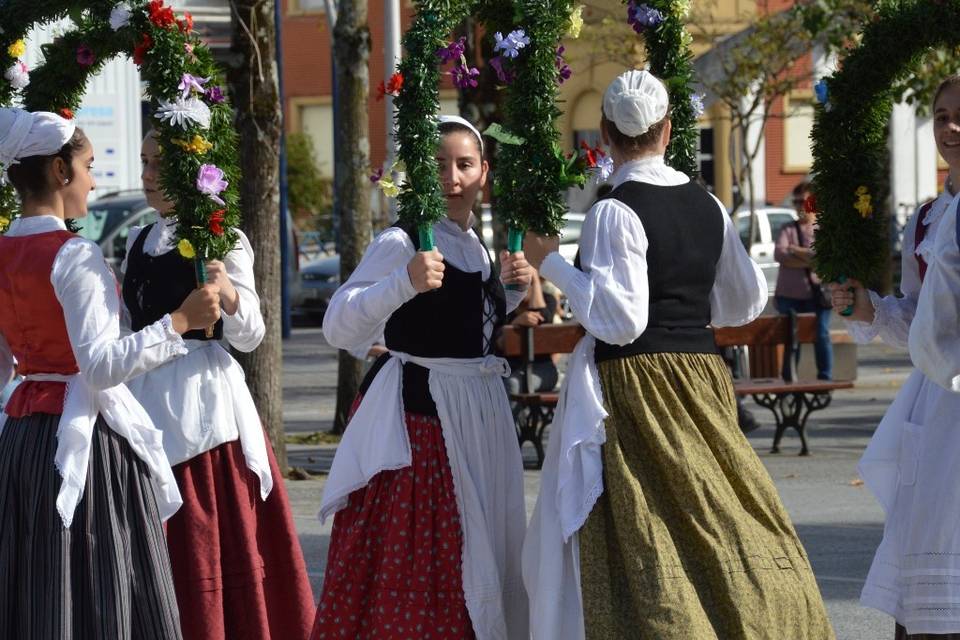 Ereintza Dantza Taldea