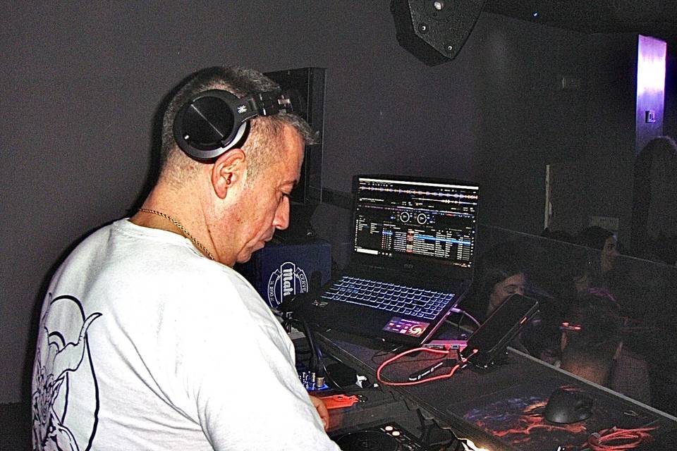 Dj profesional