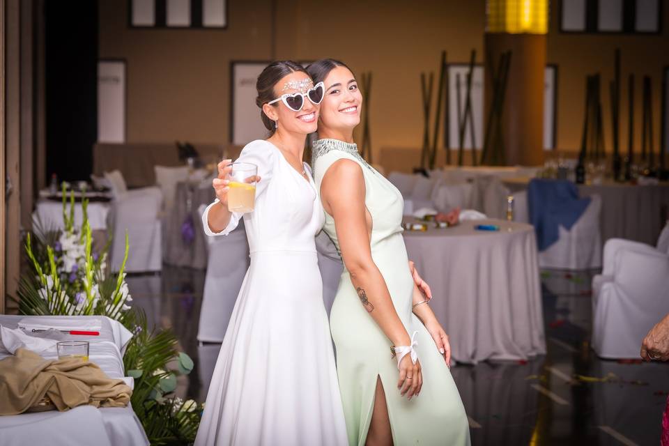 Novia y amiga
