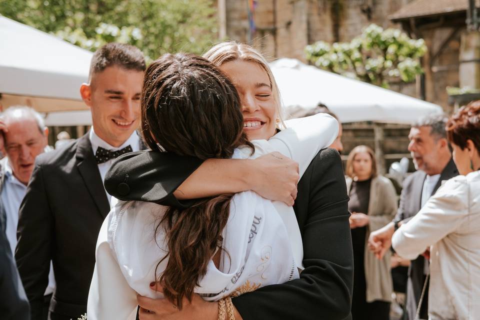 Boda-abrazo