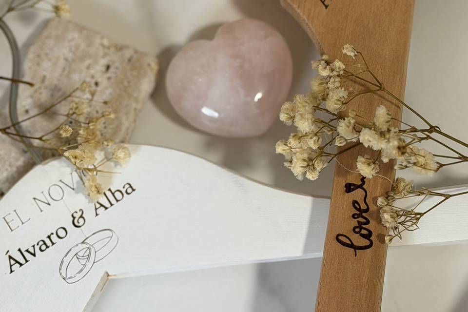 Percha para novios y testigos