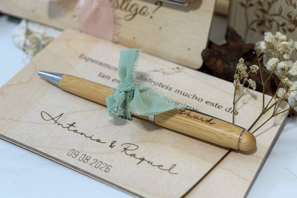 Bolígrafos invitados y testigo